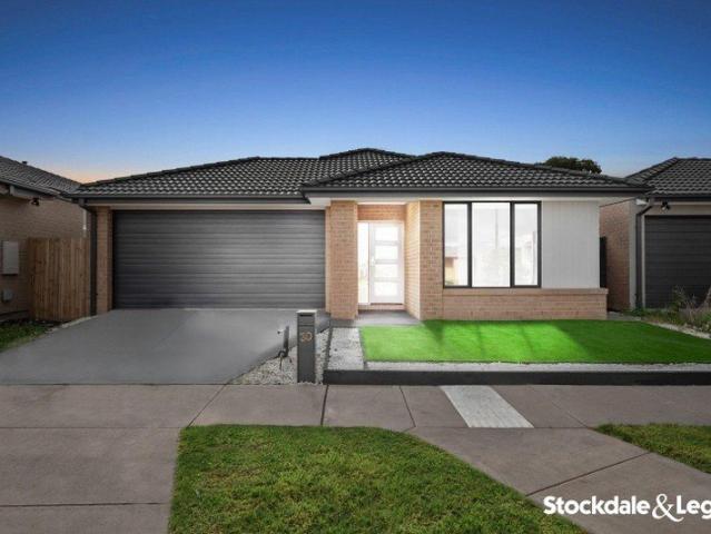 CHARMING FAMILY HOME FOR RENT IN PRIME LOCATION!