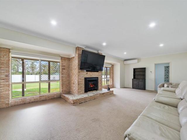 Charming Family Home for Rent in South Maclean