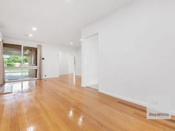 Charming Family Home in the Heart of Deer Park