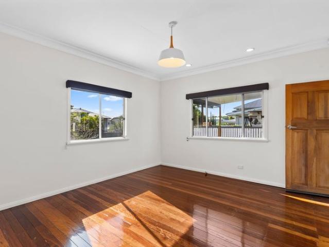 Charming Family Home in the Heart of Hendra!