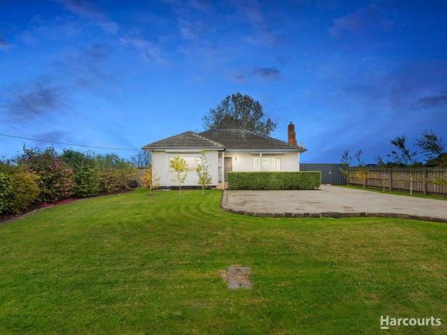 Charming Family Home in the Heart of Nar Nar Goon!