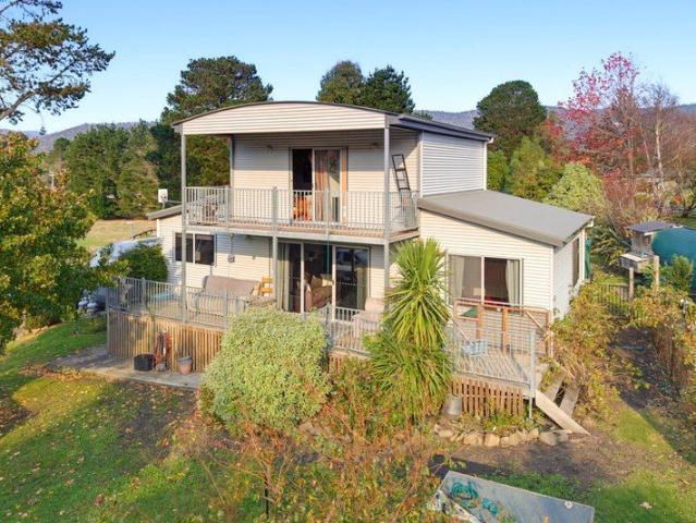 Charming Family Home in the Heart of the Huon Valley