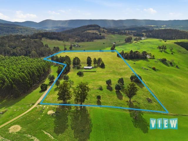 Charming Family Home in Tranquil Mole Creek Setting