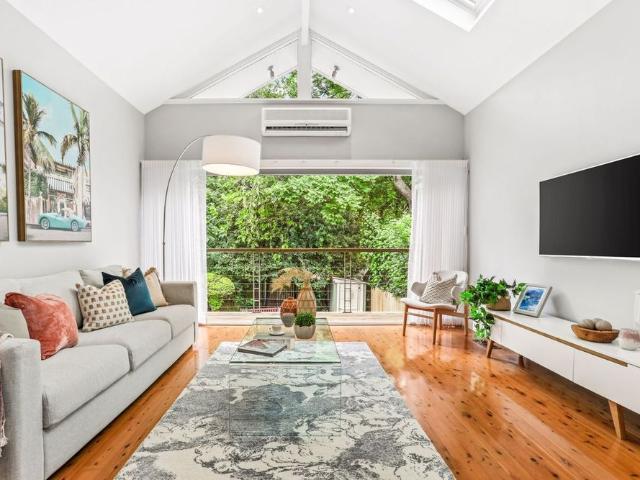 Charming family home in a blue ribbon North Willoughby location