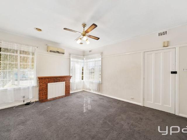 CHARMING FAMILY HOME IN A CENTRAL WERRIBEE LOCATION!