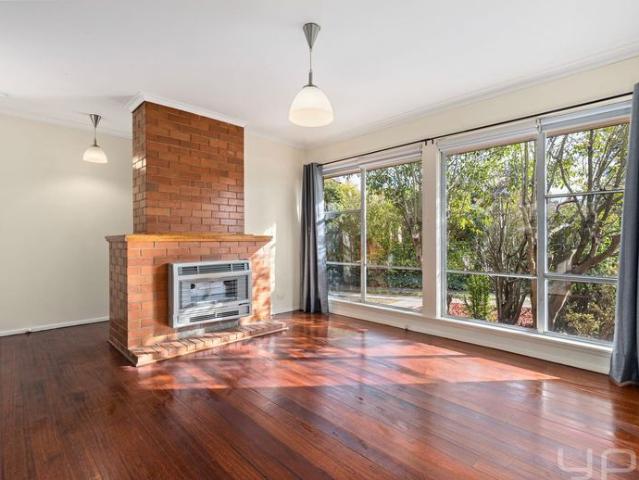 CHARMING FAMILY HOME IN A CENTRAL WERRIBEE LOCATION!