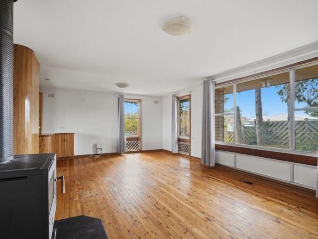 Charming Family Home in a Convenient Armidale Location