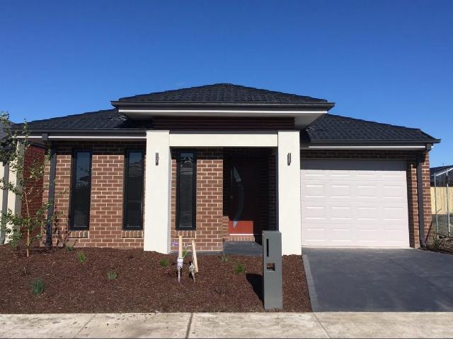Charming Family Home in a Convenient Location!