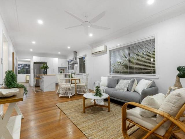 CHARMING FAMILY HOME IN A CONVENIENT WAVELL HEIGHTS LOCATION