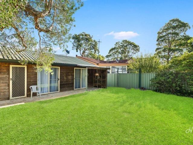 CHARMING FAMILY HOME IN A PEACEFUL LAKESIDE LOCATION