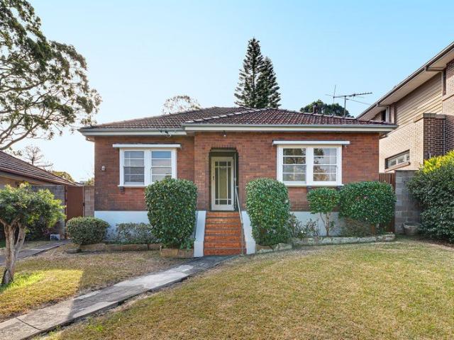 Charming Family Home in a Peaceful Lane Cove Setting
