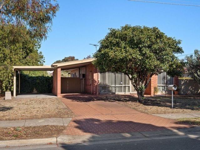 Charming Family Home in a Prime Lockleys Location
