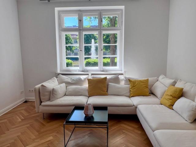 Charming family home in Art Deco garden estate close to city center, Berlin Amsterdam Apartments for Rent