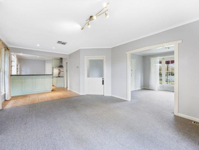 CHARMING FAMILY HOME IN BALLARAT NORTH