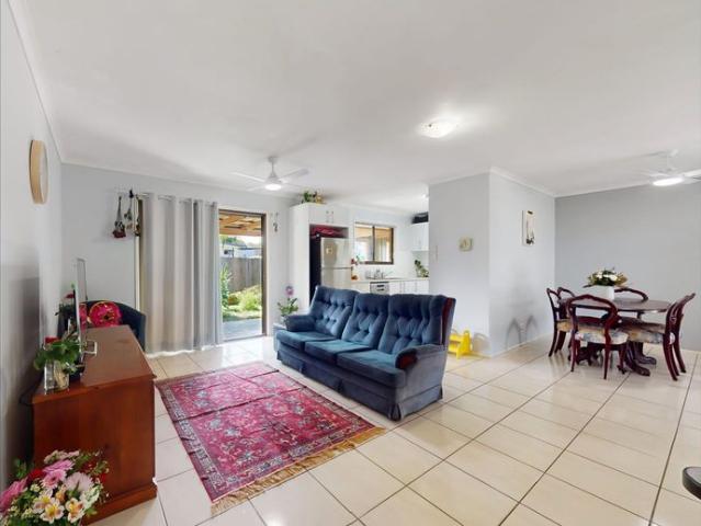 Charming Family Home in Beachmere