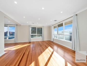 Charming Family Home in Convenient Deer Park Location