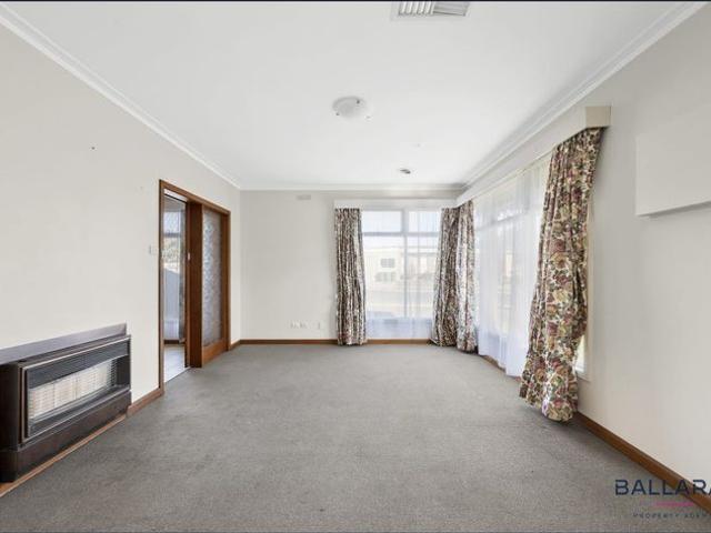 Charming Family Home in Convenient Wendouree Location