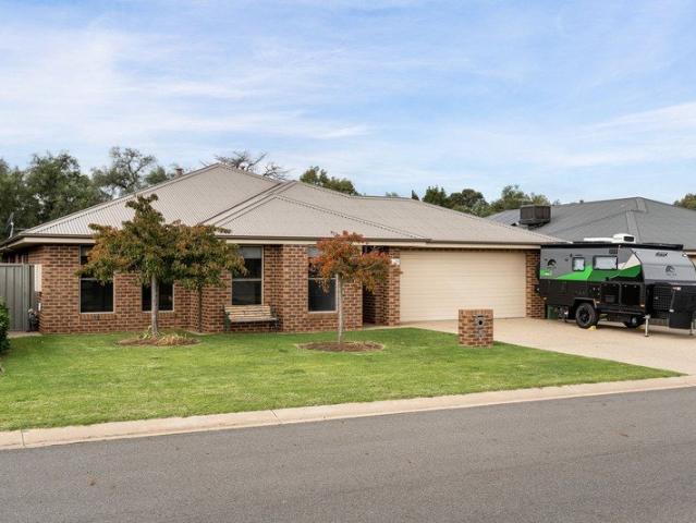 Charming Family Home in Howlong