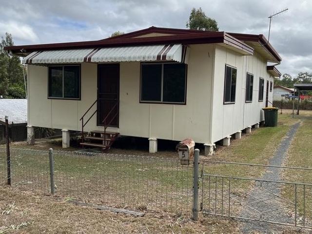 Charming Family Home in Mount Morgan | $400 Per Week
