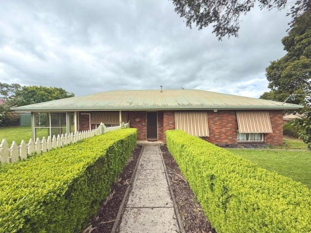 Charming Family Home in Prime Drouin Location