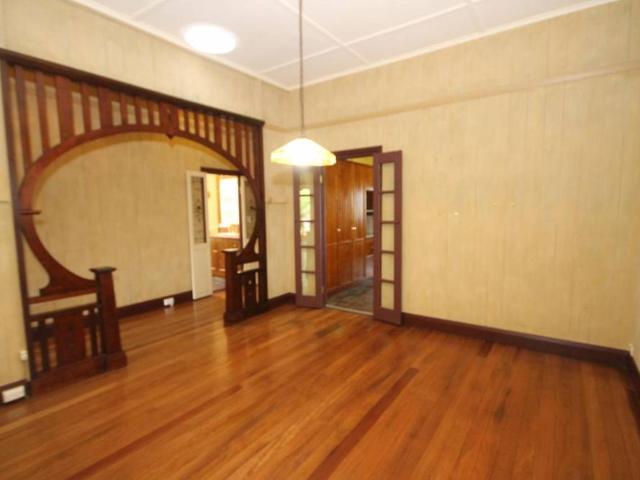 CHARMING FAMILY HOME IN PRIME LOCATION