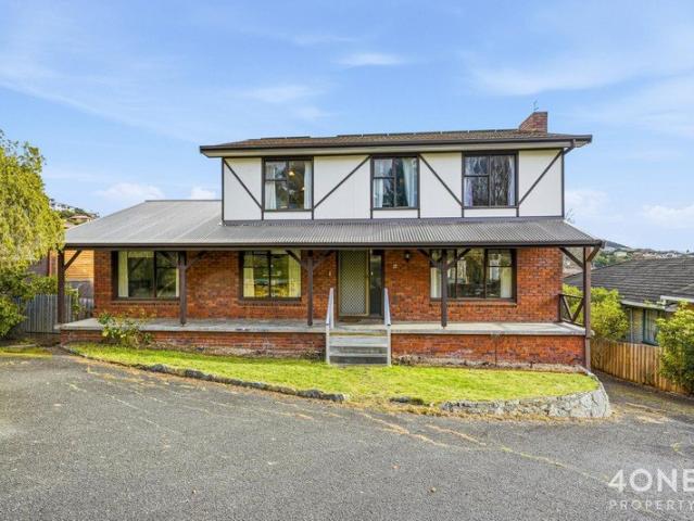 Charming Family Home in Rosetta Awaits!