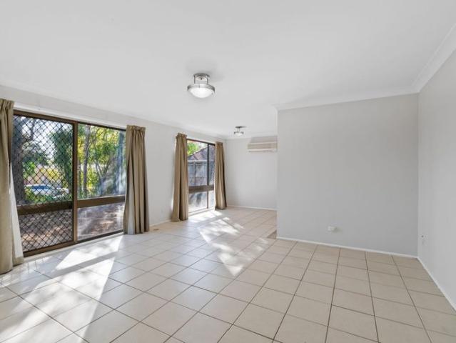 Charming Family Home in Runcorn!