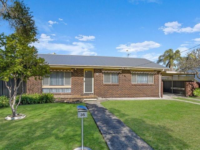 Charming Family Home Just 400m from the Water