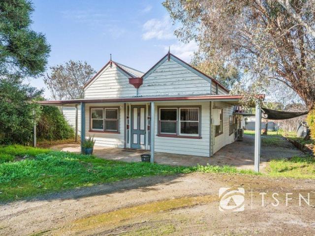 Charming Family Home on Expansive 2,860m² Allotment with Outstanding Lifestyle Appeal