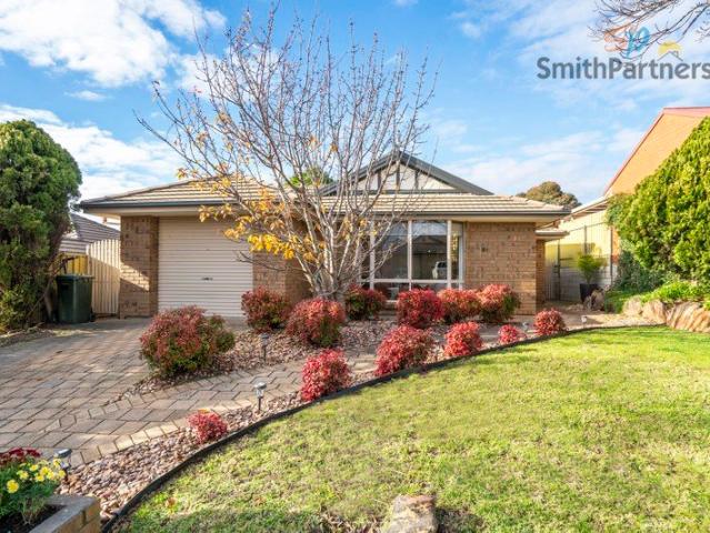Charming Family Haven in Greenwith