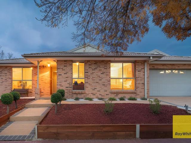 Charming Family Haven in the Heart of Point Cook!