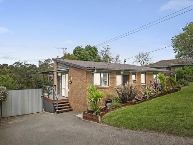 CHARMING FAMILY HAVEN ON 910M² IN QUIET COURT LOCATION