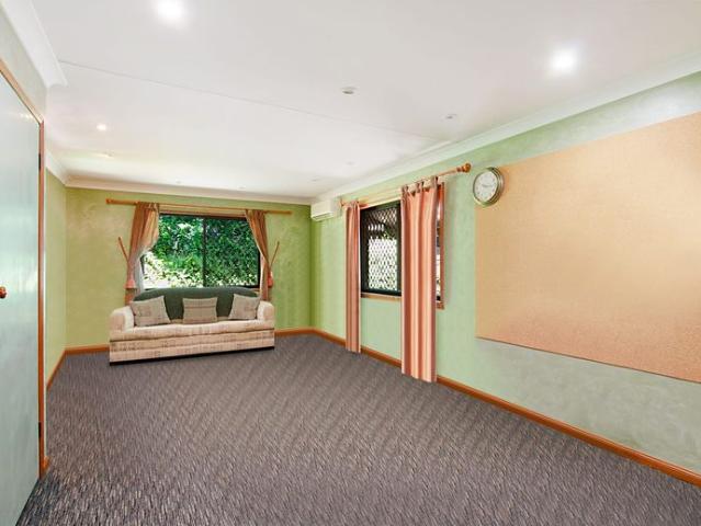 Charming Family Haven with Pool & Tennis Court Pet Friendly