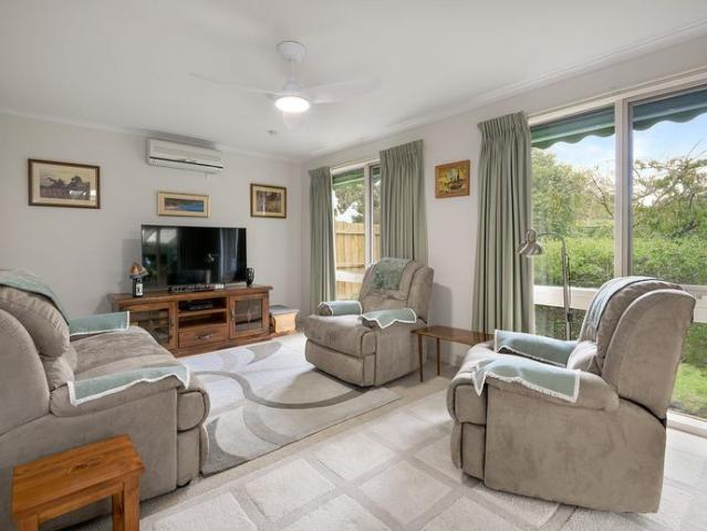 Charming Family Living with Alfresco Entertaining