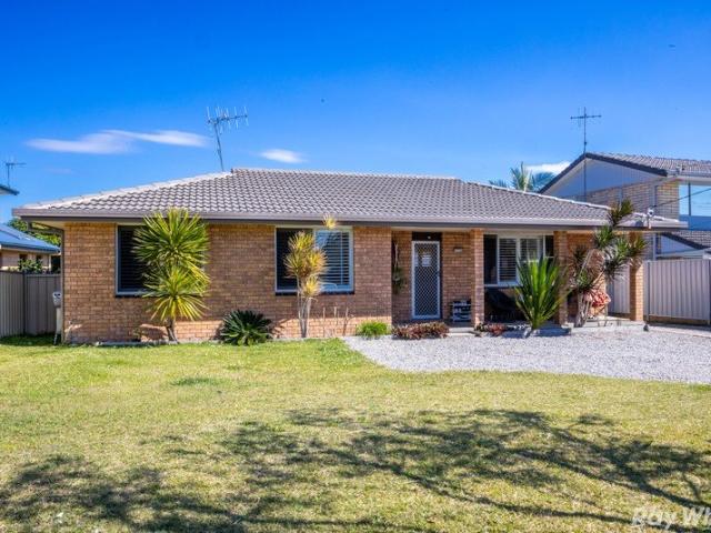 Charming Family Living with Style & Comfort