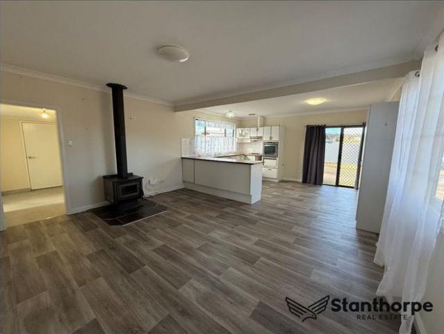 Charming Farmhouse Retreat Broadwater
