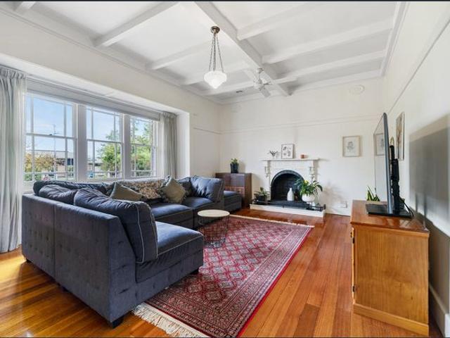 CHARMING FEDERATION HOME CLOSE TO CBD!