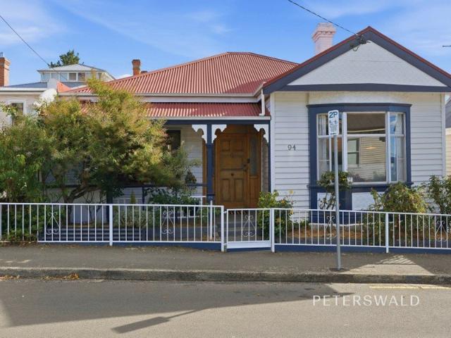 Charming Federation Home in a Walk to Everything Location