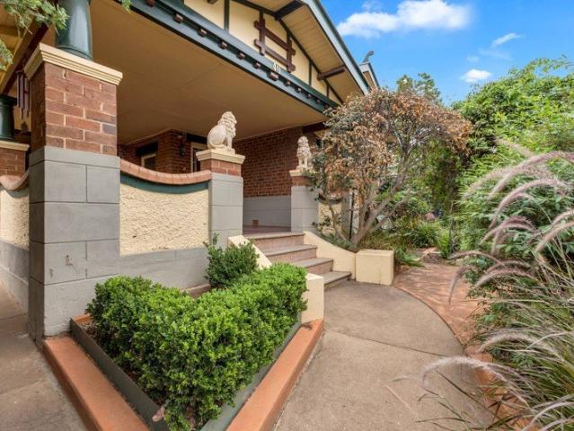 Charming Federation Home in a Prime, Walk to Everything Location