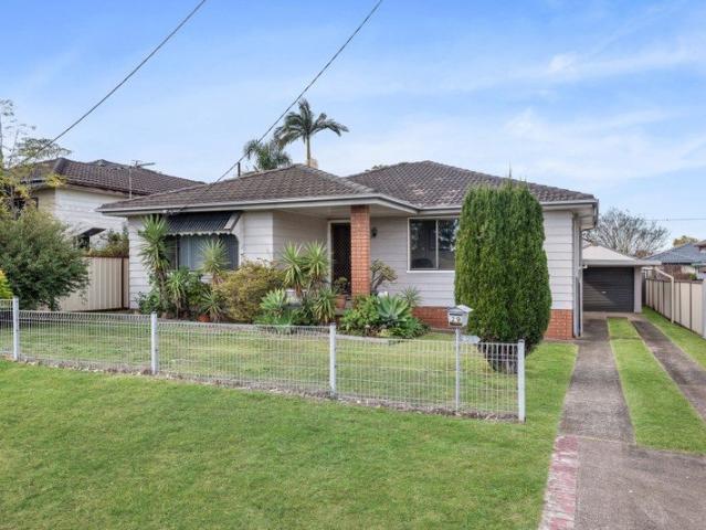 Charming First Home or Smart Investment Opposite Woodberry's Sporting Precinct