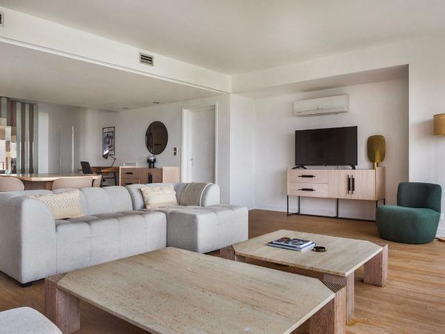 Charming Four Bedroom Apartment with River Views, Paris Amsterdam Apartments for Rent