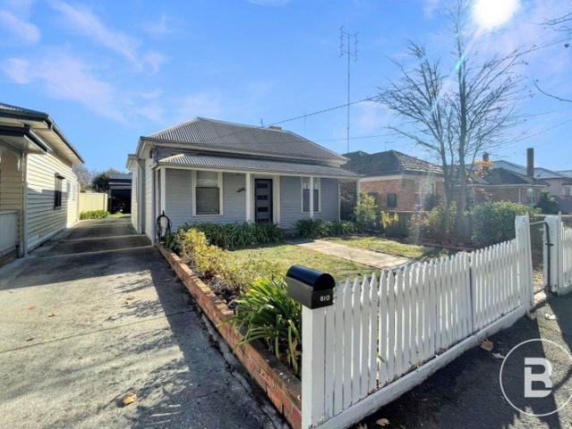 CHARMING FOUR BEDROOM GEM WALKING DISTANCE TO CBD