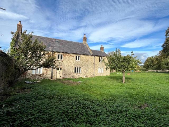 Charming four bedroom detached. 4 bed detached house to rent £2,500 pcm £577 pw