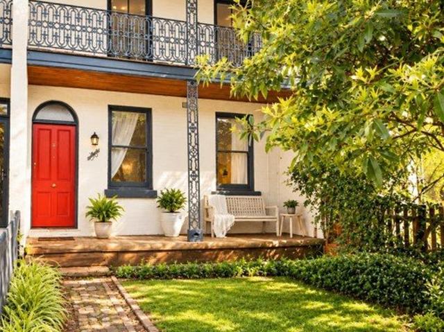 Charming Four Bedroom Terrace in the Heart of Forest Lodge