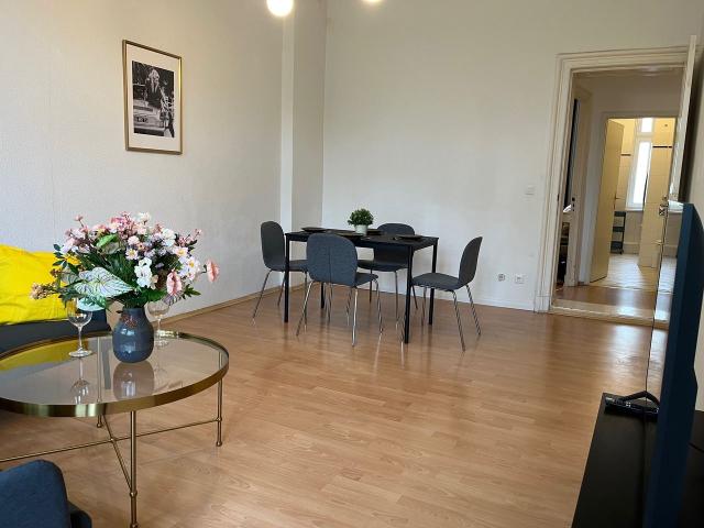 Charming flat in Friedrichshain opposite of a beautiful parc, Berlin Amsterdam Apartments for Rent