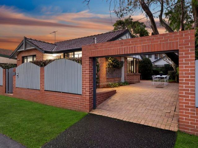 Charming free standing home in prized pocket