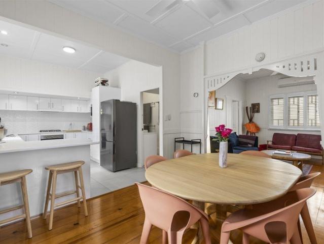 Charming Freehold Cottage with Modern Day Conveniences