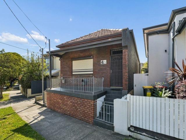 Charming Freestanding Home in a Connected Lilyfield Location