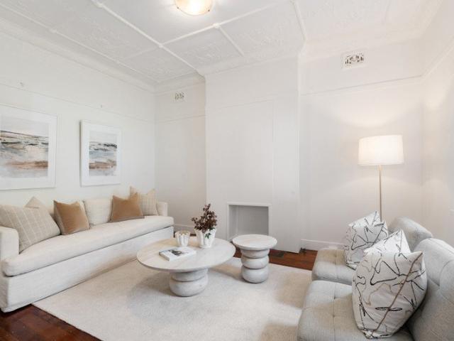 Charming Freestanding Home In Convenient Location