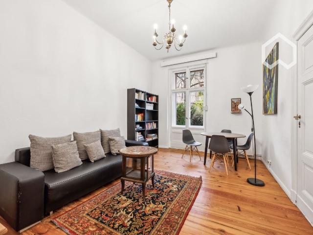 Charming Friedenau Haven: Classic 2 Room Apartment with Garden, Berlin Amsterdam Apartments for Rent